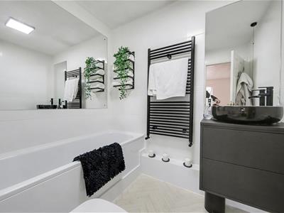 Property image 12 of home to buy in Andrew Close, Shenley